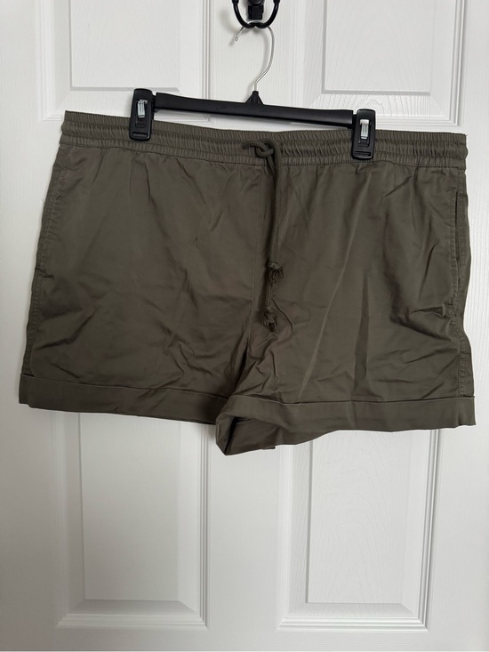 Lou & Grey Pants - Lou & Grey Olive Drawstring Roll-Cuff Shorts